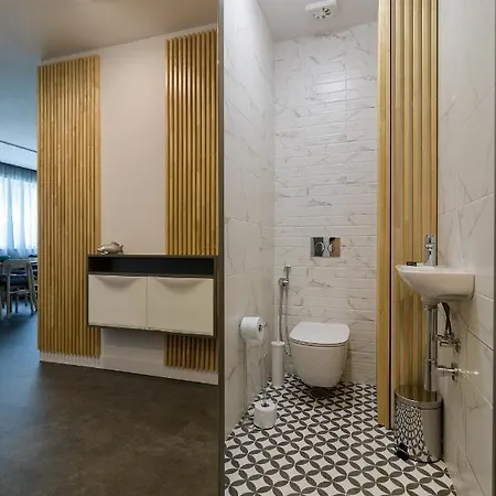 Freddo - Coral Complex With Parking & Pool